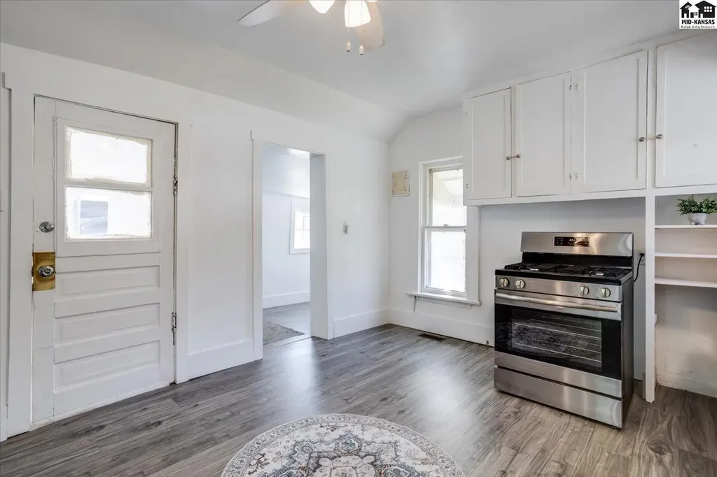 213 N Sedgwick Avenue Haven KS 67543