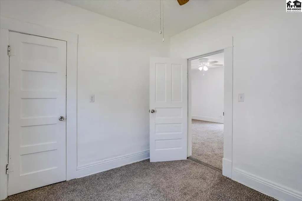 213 N Sedgwick Avenue Haven KS 67543