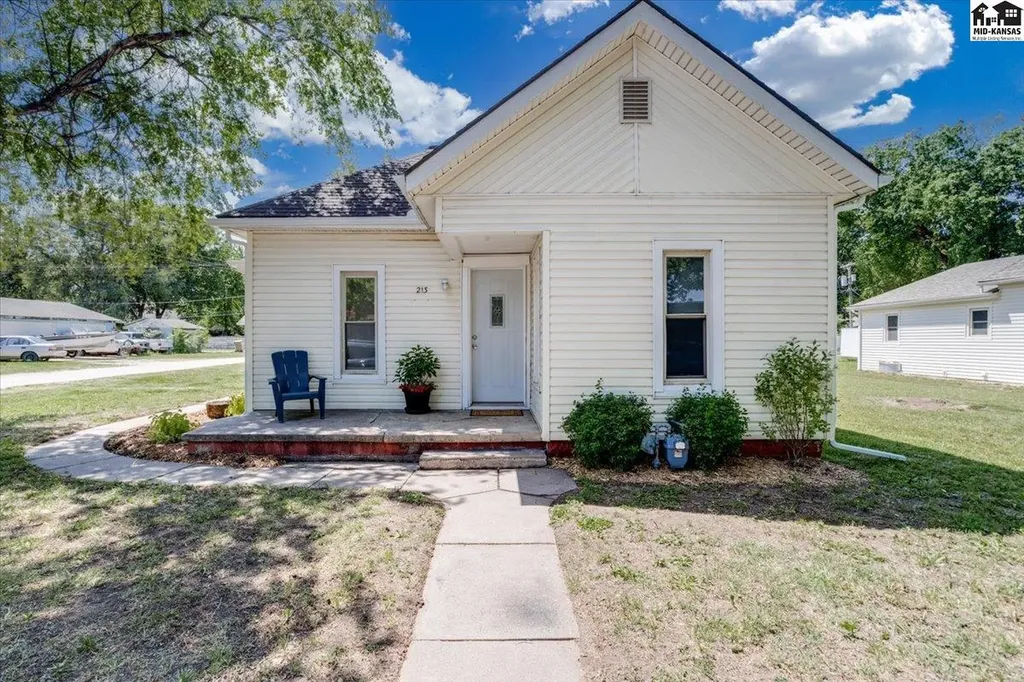 213 N Sedgwick Avenue Haven KS 67543