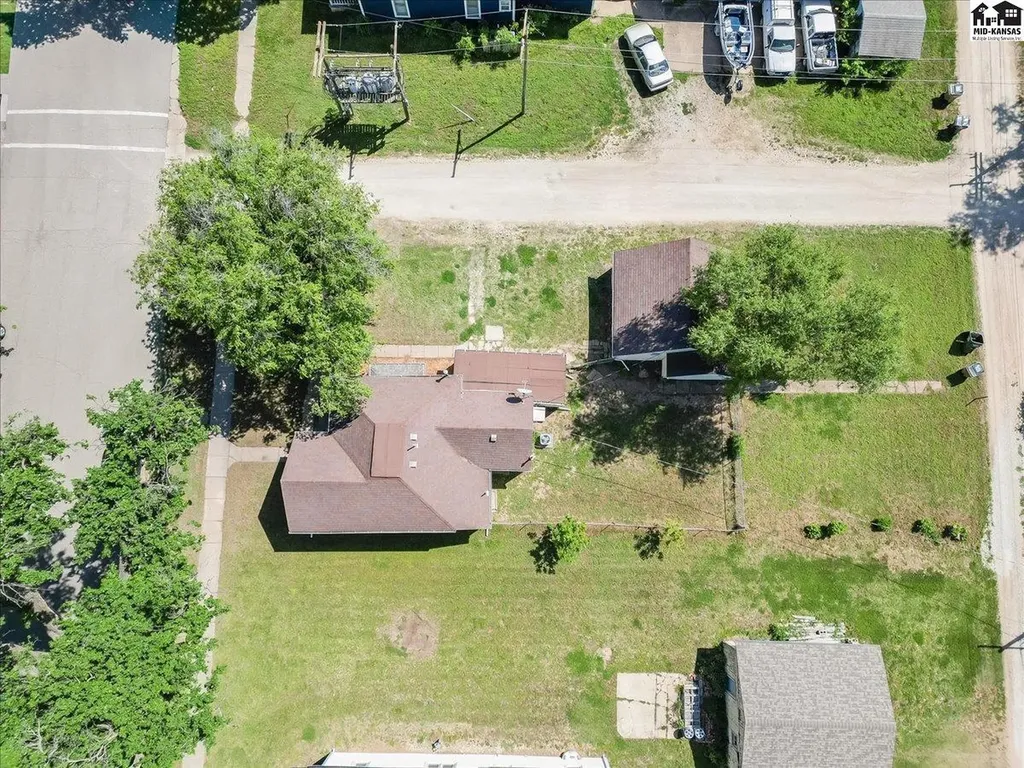 213 N Sedgwick Avenue Haven KS 67543