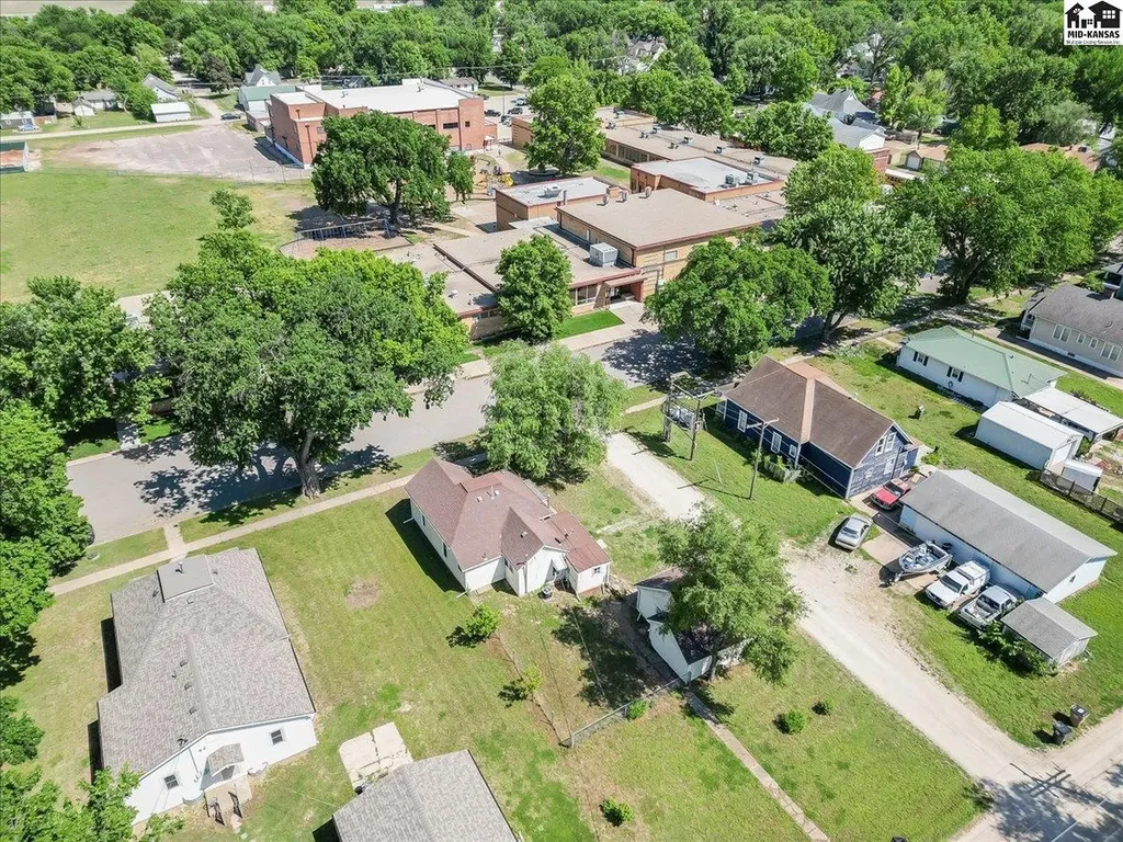 213 N Sedgwick Avenue Haven KS 67543