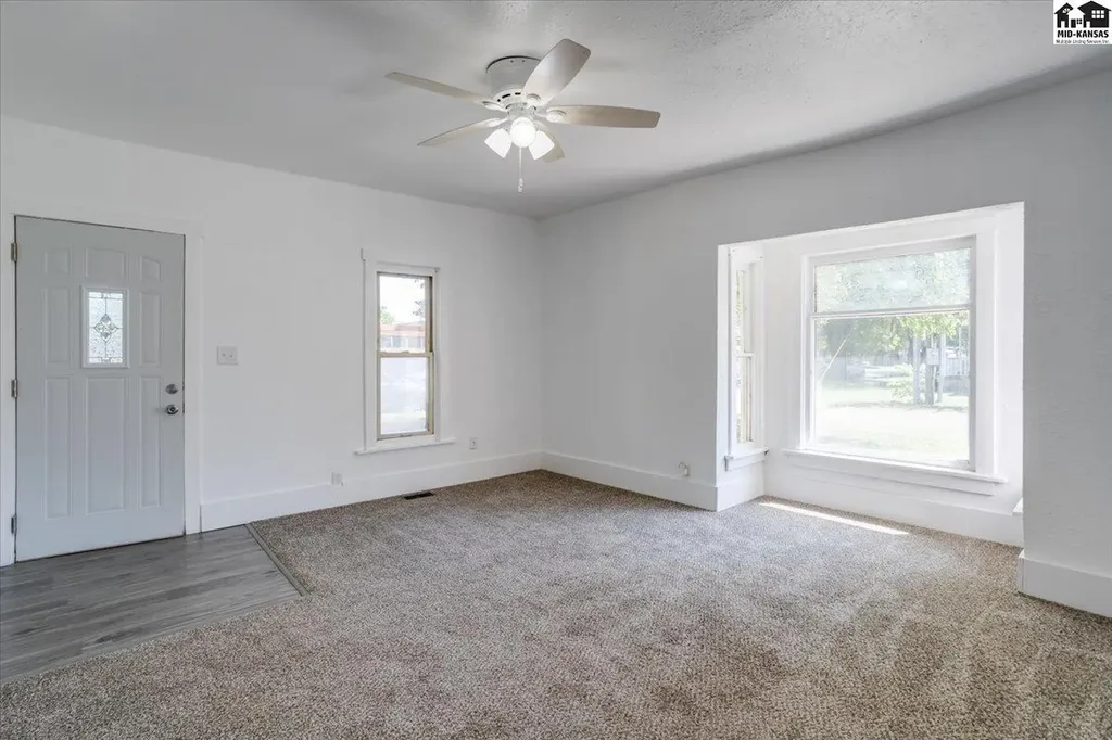 213 N Sedgwick Avenue Haven KS 67543