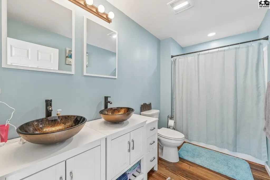 624 W 15th Avenue Hutchinson KS 67501