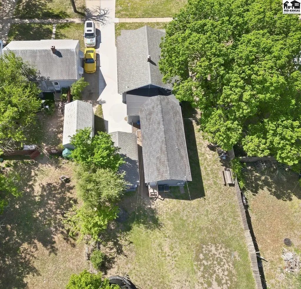 624 W 15th Avenue Hutchinson KS 67501