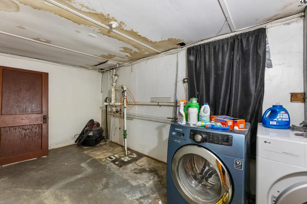 202 W 25th Avenue Hutchinson KS 67052