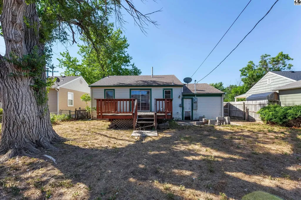 202 W 25th Avenue Hutchinson KS 67052