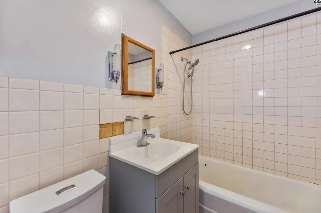 202 W 25th Avenue Hutchinson KS 67052