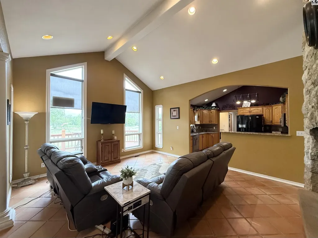10171 Paganica Pass Hutchinson KS 67502