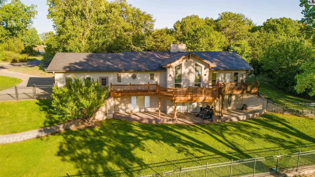 10171 Paganica Pass Hutchinson KS 67502