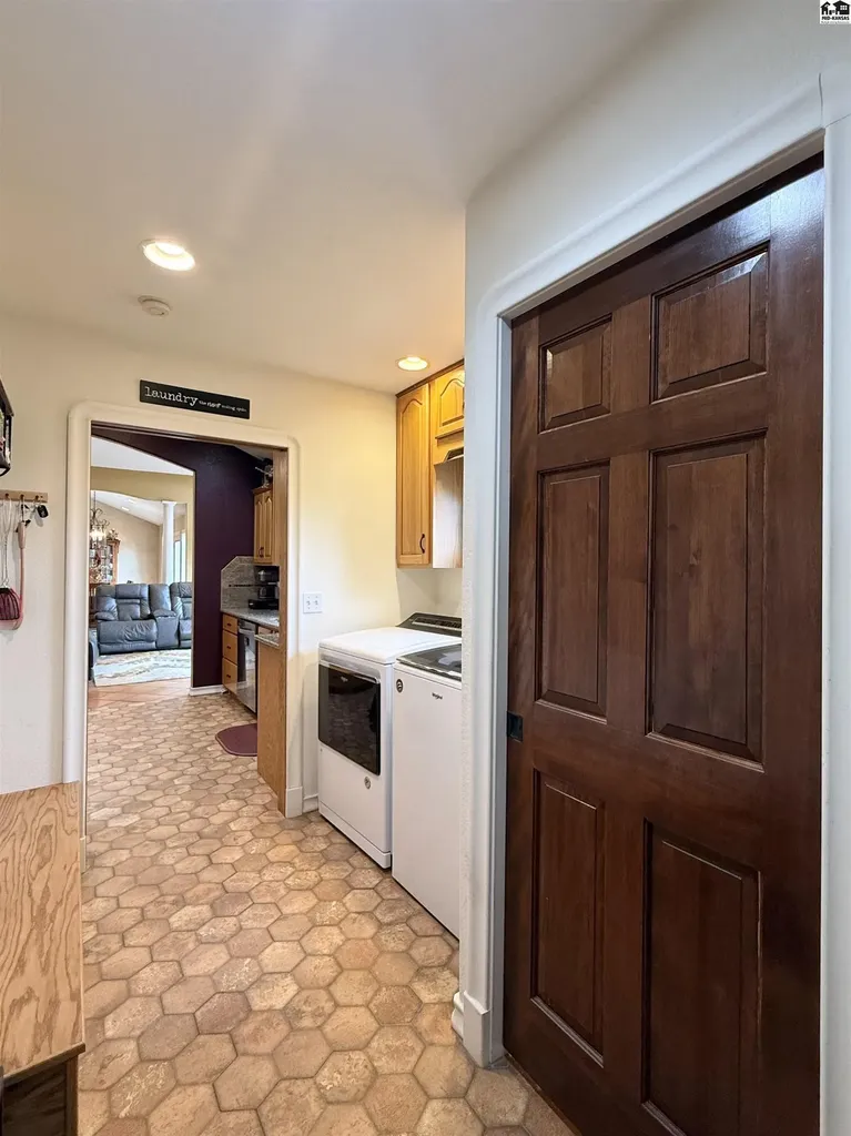 10171 Paganica Pass Hutchinson KS 67502