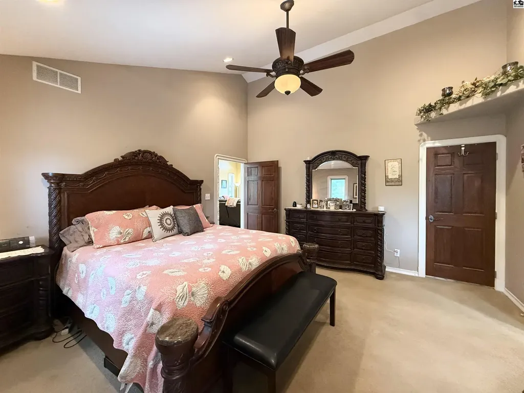 10171 Paganica Pass Hutchinson KS 67502