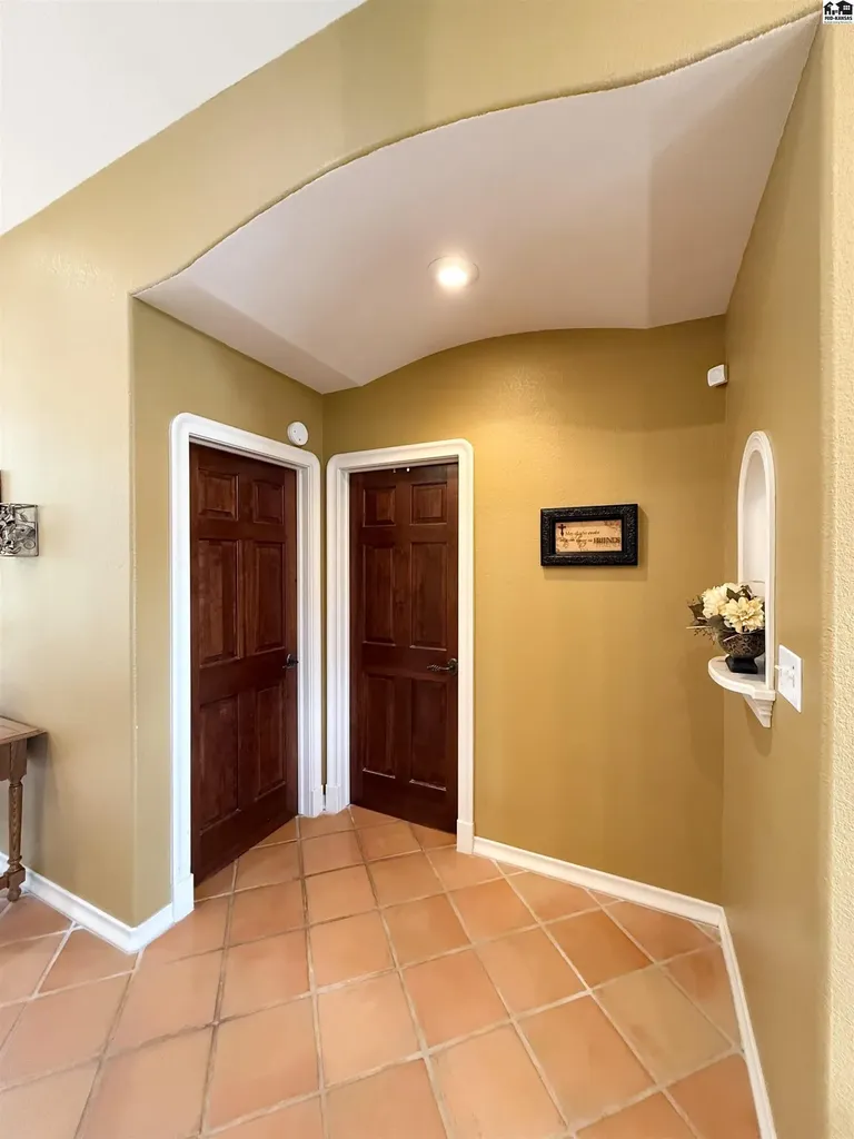 10171 Paganica Pass Hutchinson KS 67502