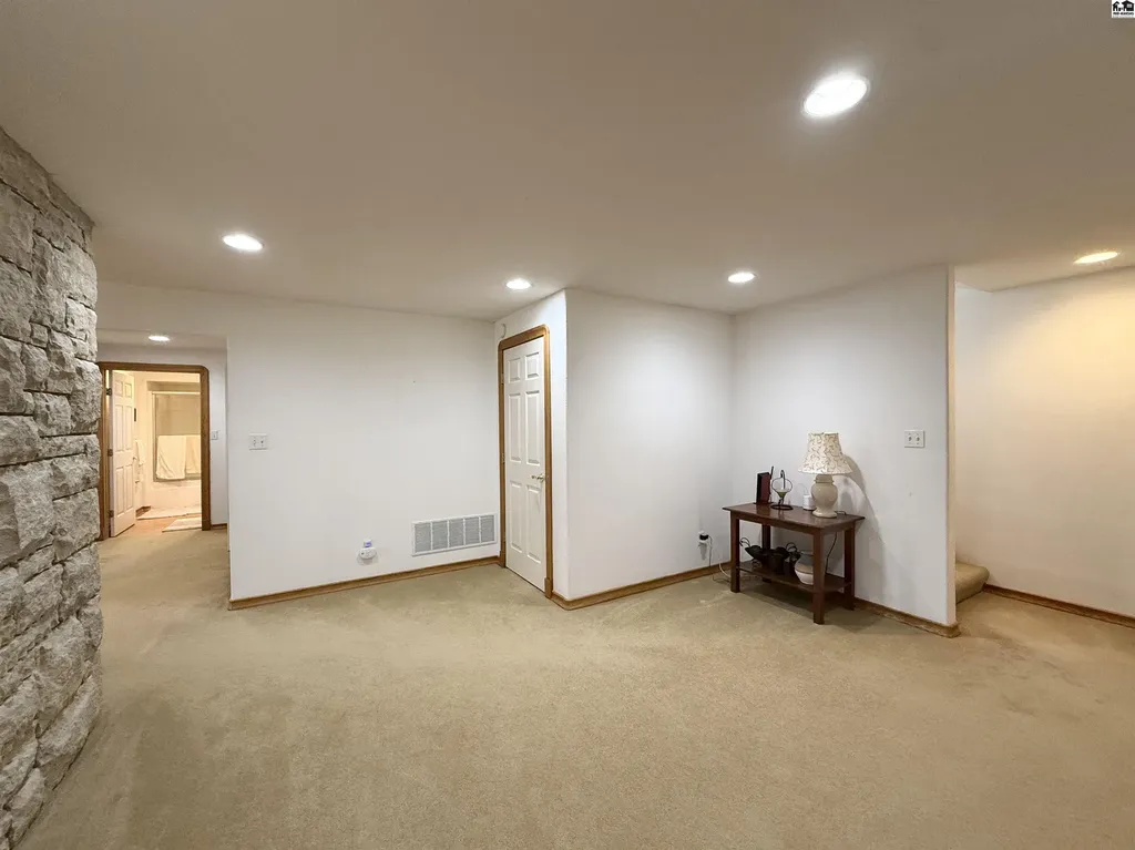 10171 Paganica Pass Hutchinson KS 67502