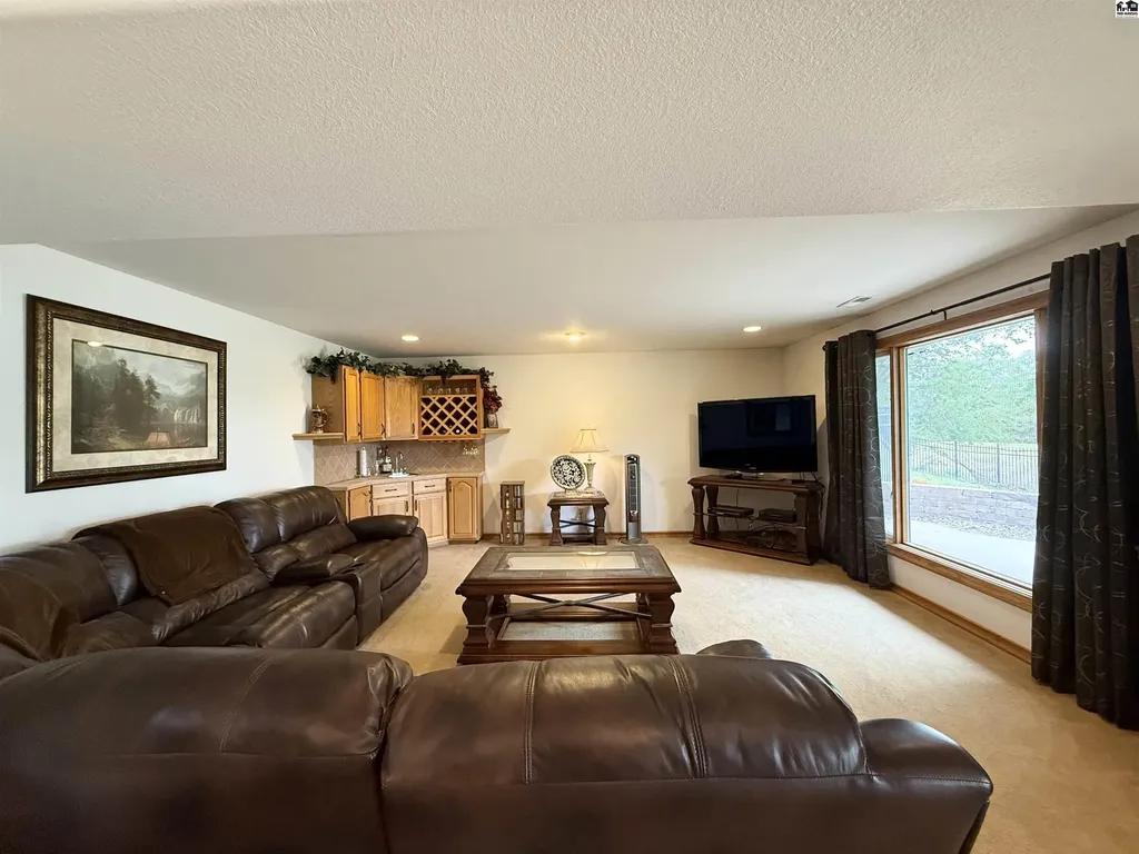 10171 Paganica Pass Hutchinson KS 67502