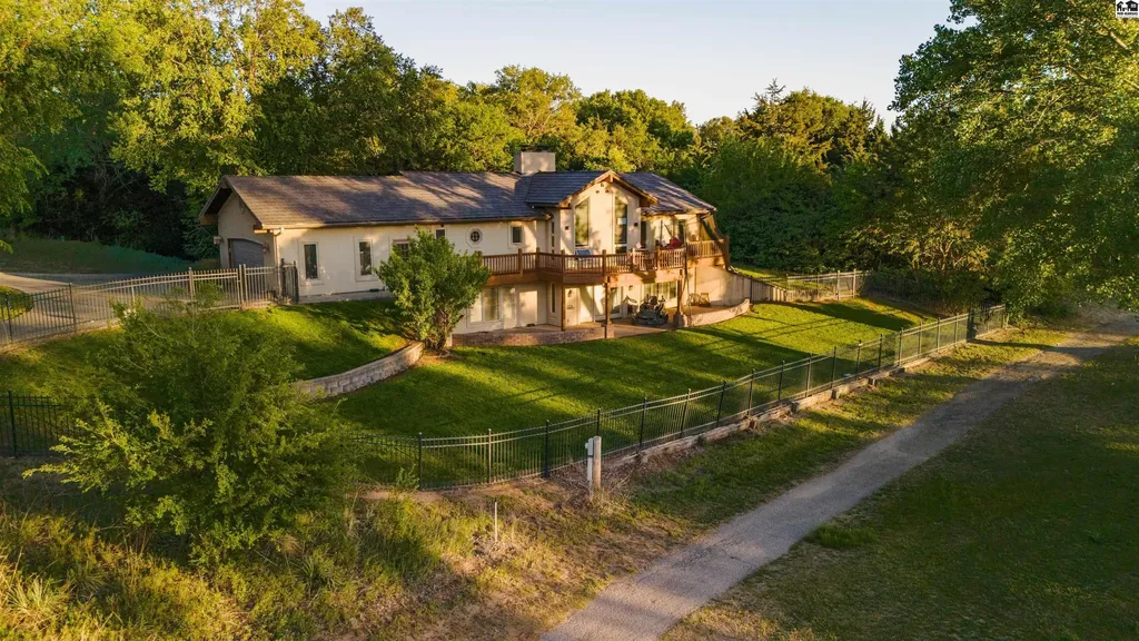 10171 Paganica Pass Hutchinson KS 67502