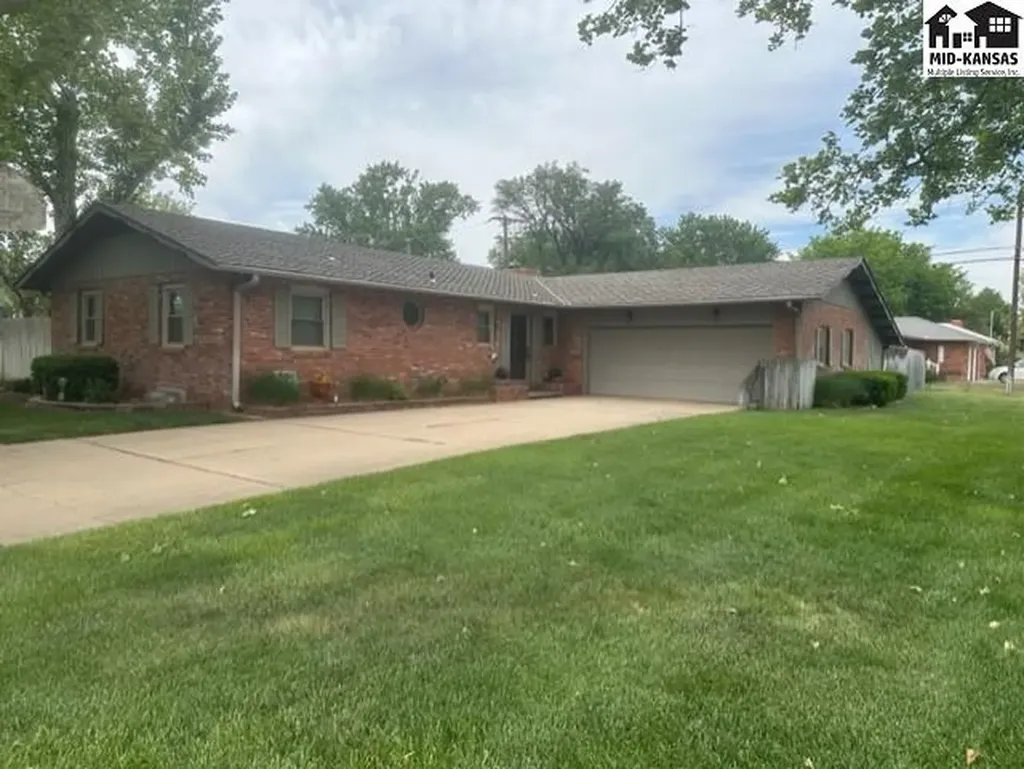500 Rustic Road Hutchinson KS 67502