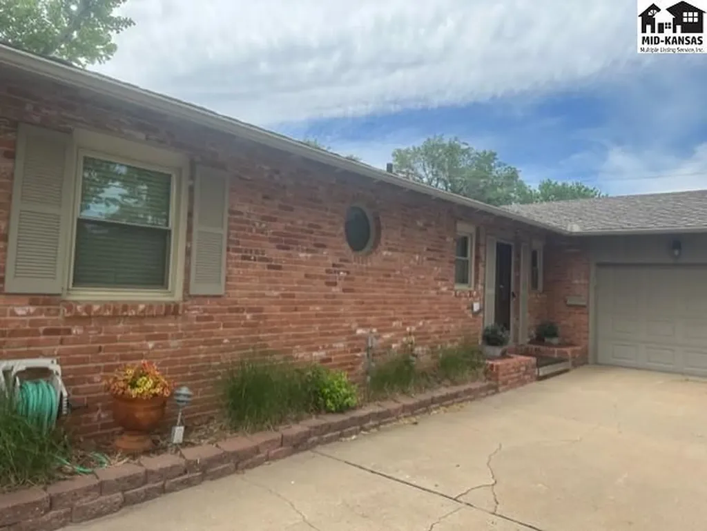 500 Rustic Road Hutchinson KS 67502