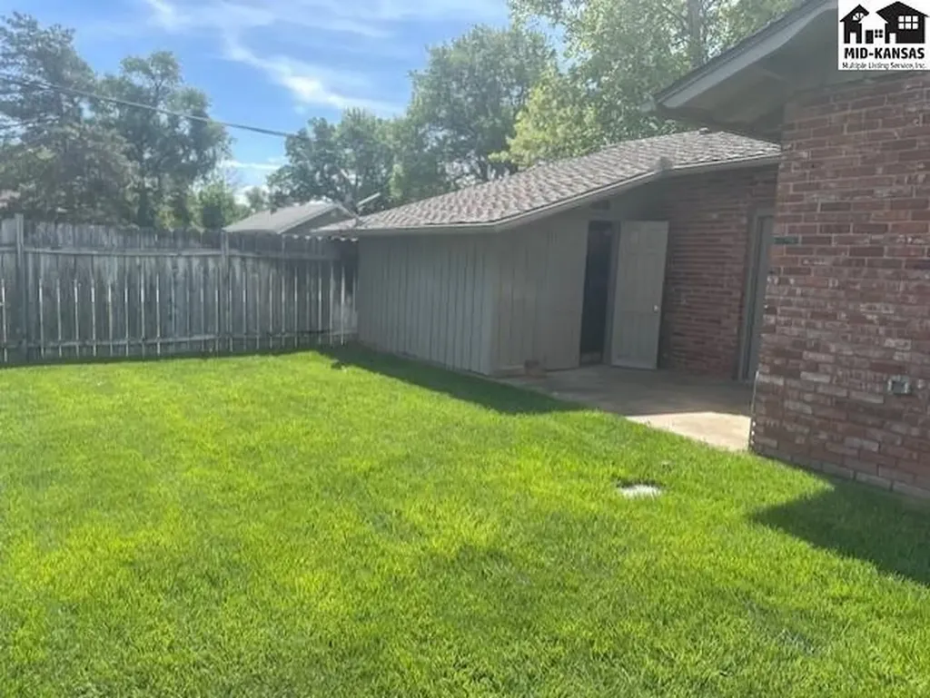 500 Rustic Road Hutchinson KS 67502