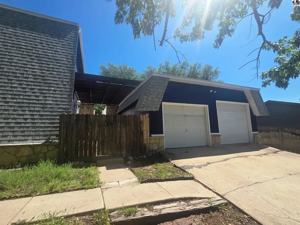 1120 Helen Street Augusta KS 67010