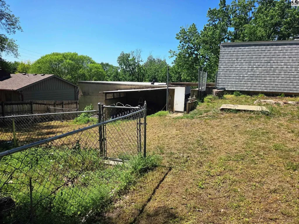 1120 Helen Street Augusta KS 67010