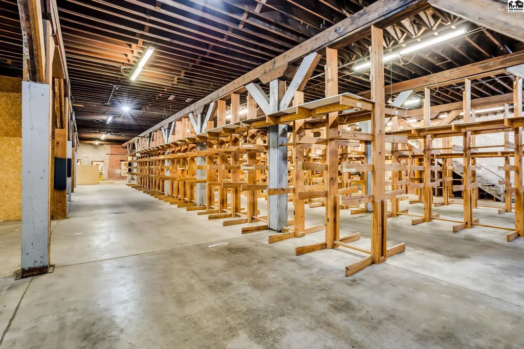 320 S Washigton Street Hutchinson KS 67501