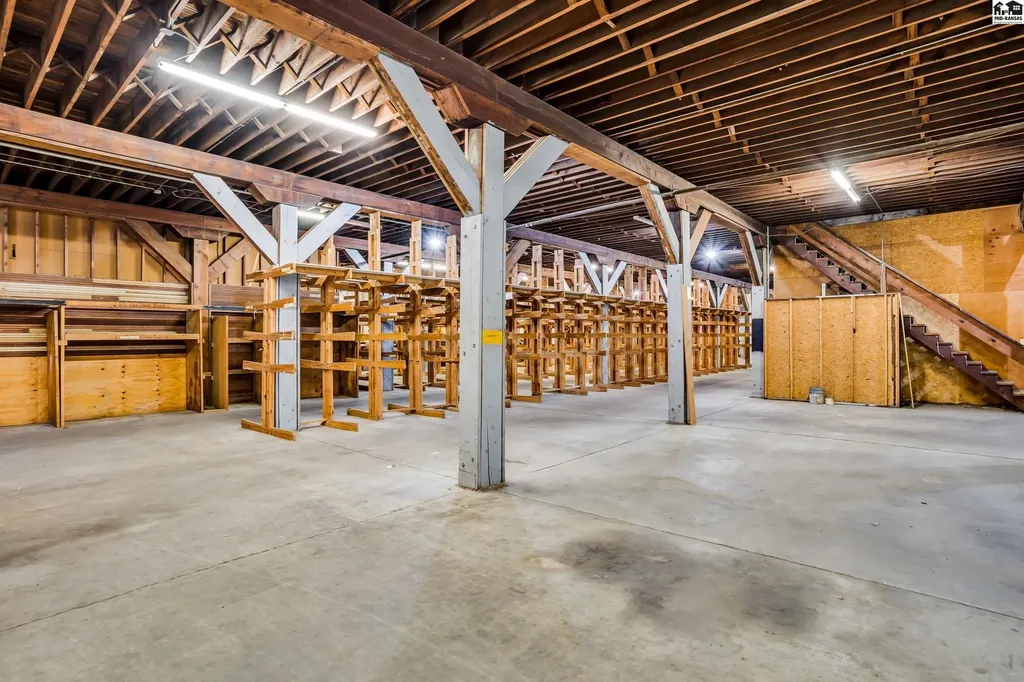320 S Washigton Street Hutchinson KS 67501