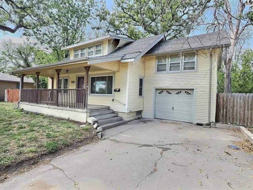 422 W 23rd Avenue Hutchinson KS 67502