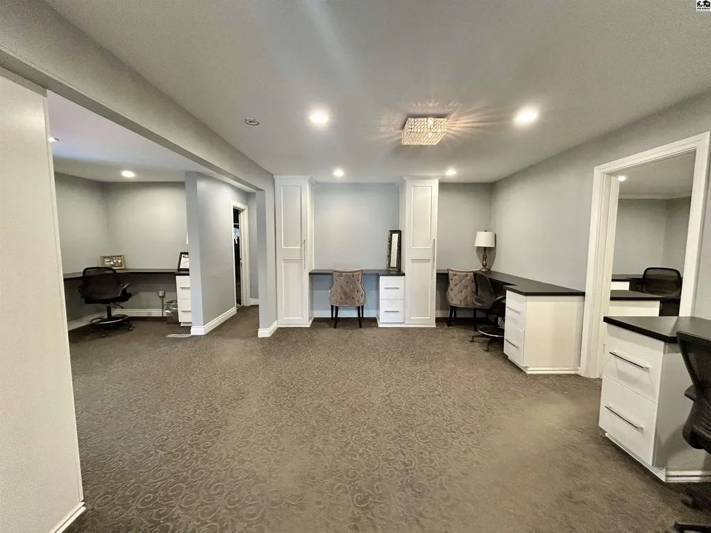 2300 N Lorraine Street Hutchinson KS 67502