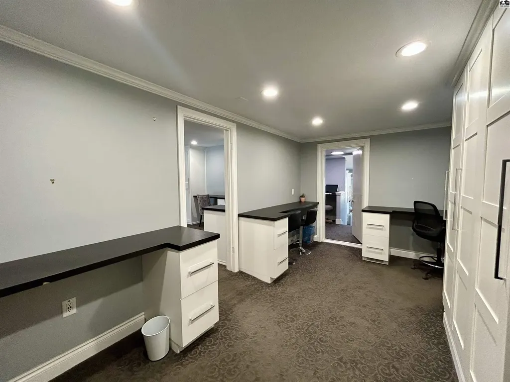 2300 N Lorraine Street Hutchinson KS 67502