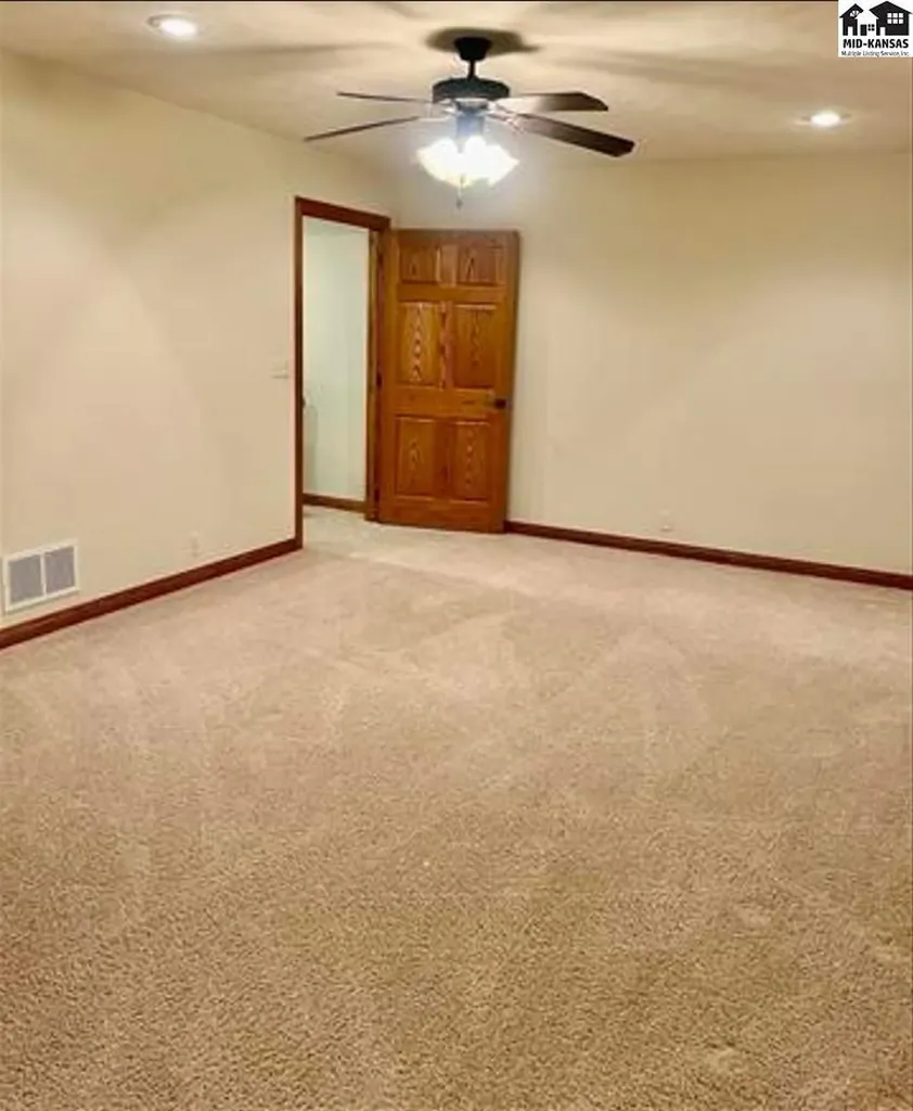 1310 E Arlington Road Hutchinson KS 67501