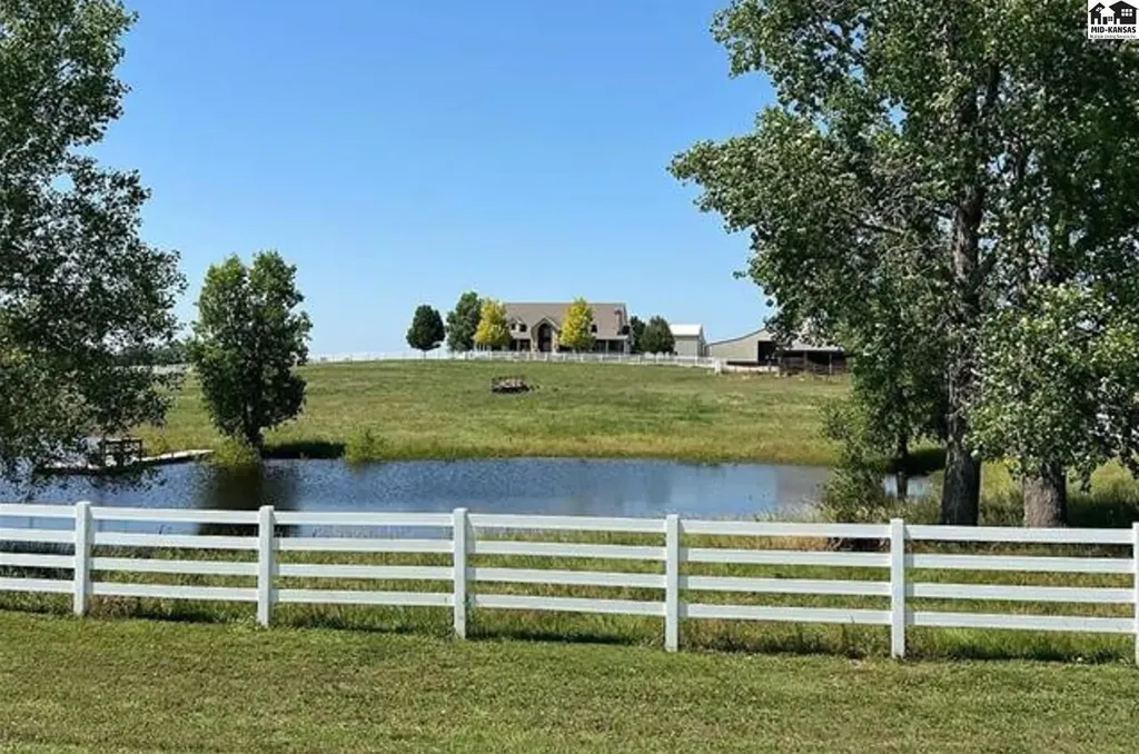 1310 E Arlington Road Hutchinson KS 67501