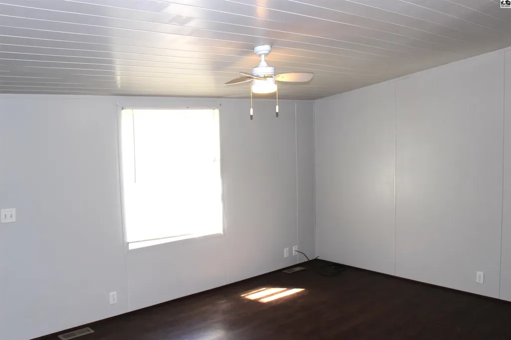 528 W Cleveland Street Marion KS 66861