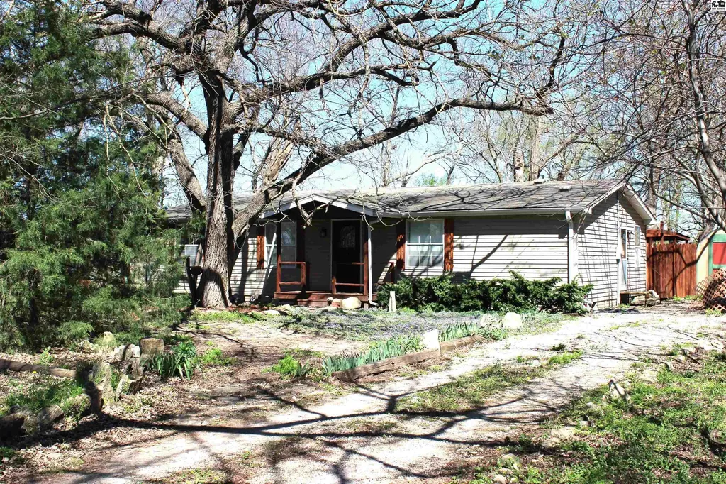 528 W Cleveland Street Marion KS 66861