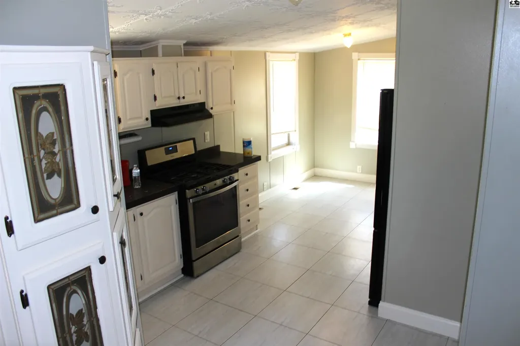 528 W Cleveland Street Marion KS 66861