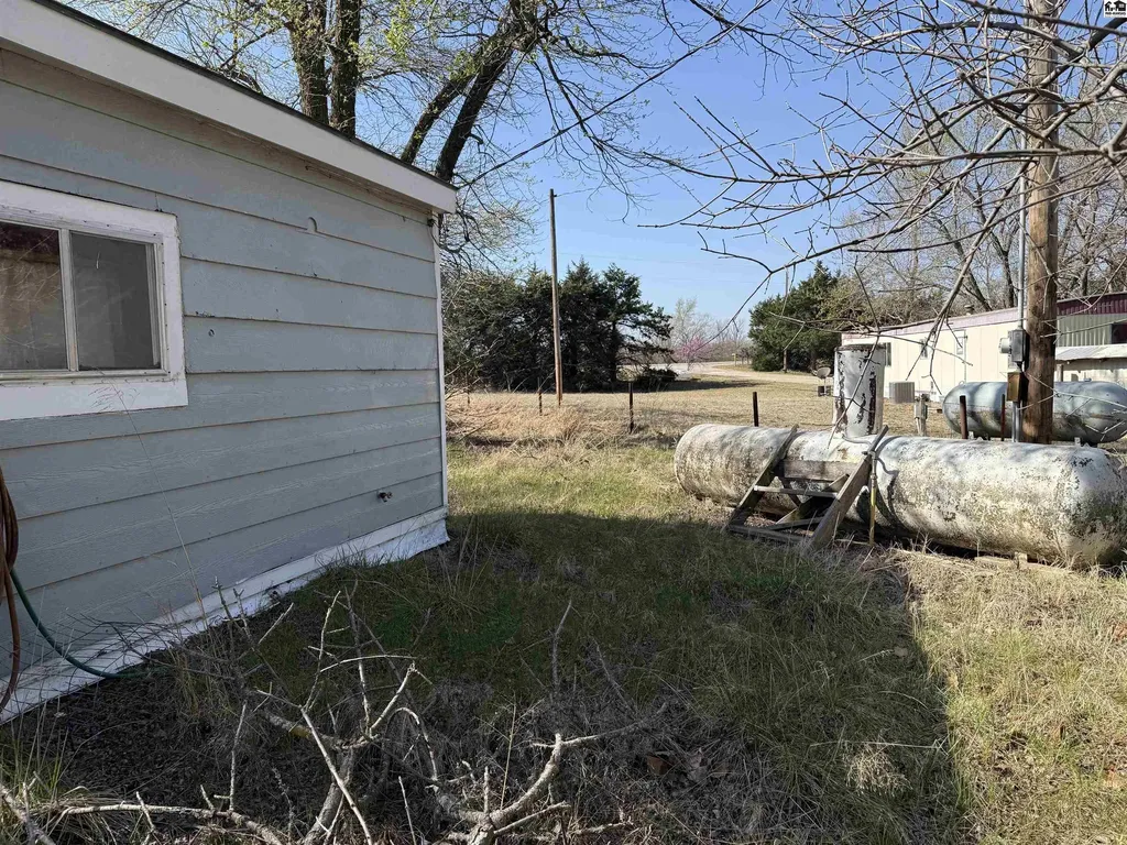 7210 E 30th Avenue Hutchinson KS 67502