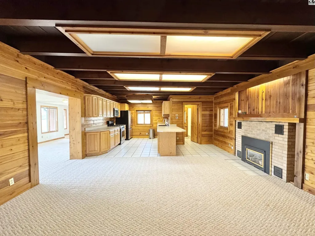 8 N Lake Drive Hutchinson KS 67501