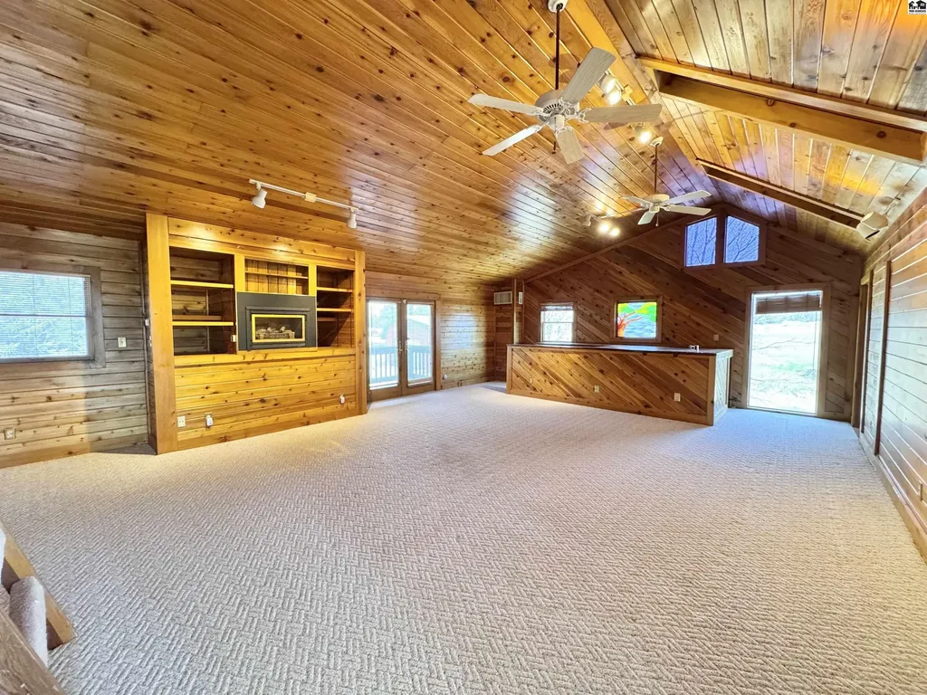 8 N Lake Drive Hutchinson KS 67501