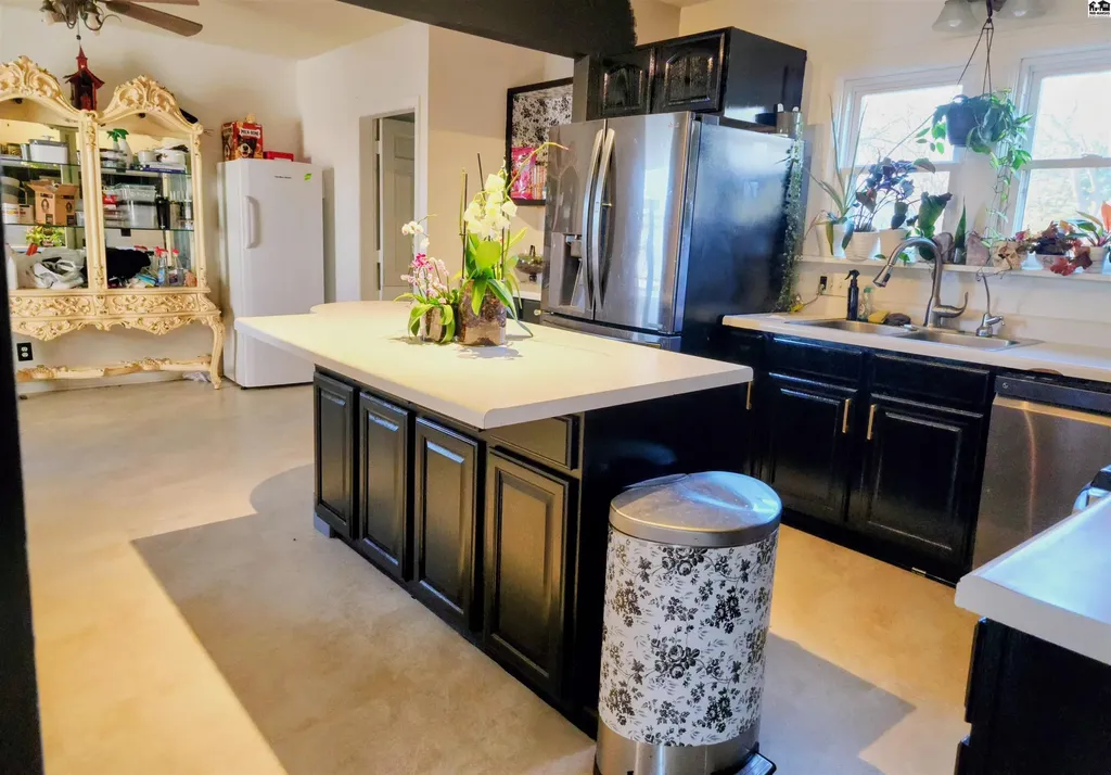 1914 E 26th Avenue Hutchinson KS 67502