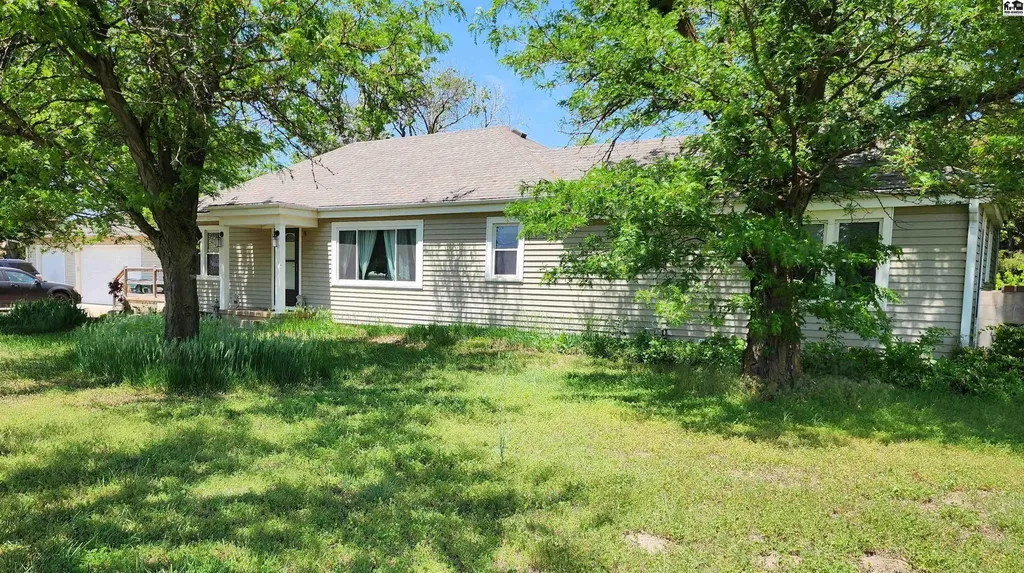 1914 E 26th Avenue Hutchinson KS 67502