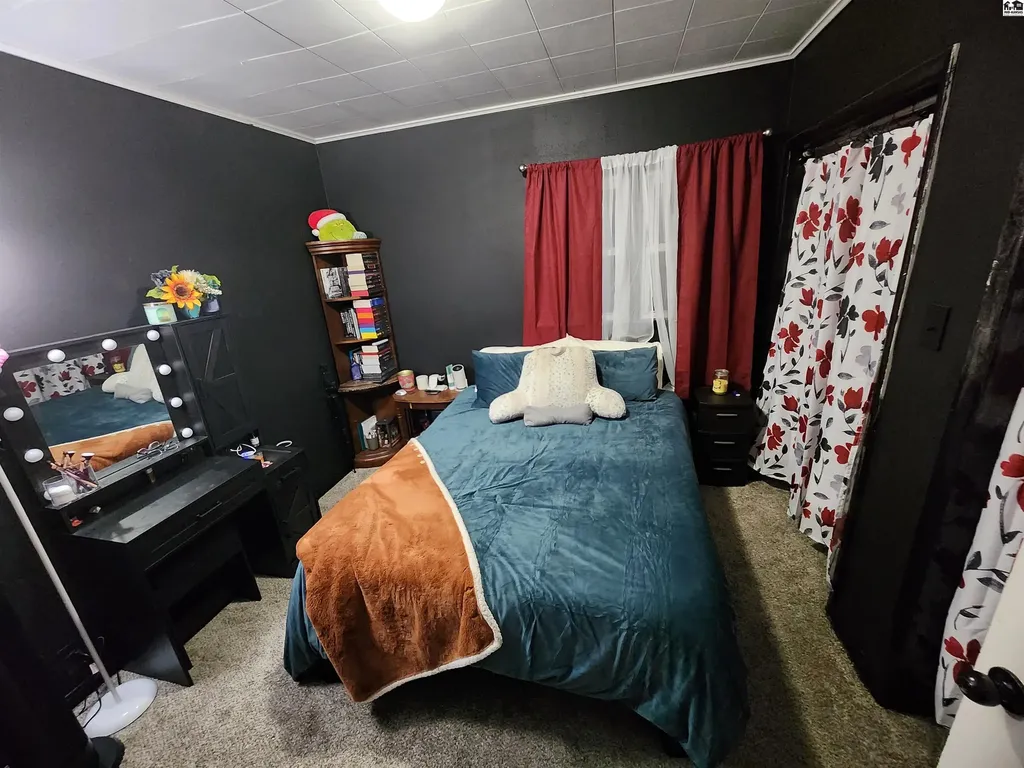 1914 E 26th Avenue Hutchinson KS 67502