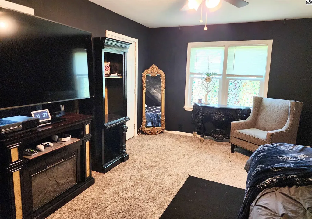 1914 E 26th Avenue Hutchinson KS 67502