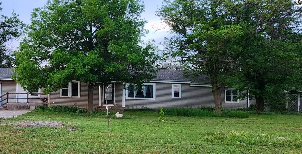 1914 E 26th Avenue Hutchinson KS 67502