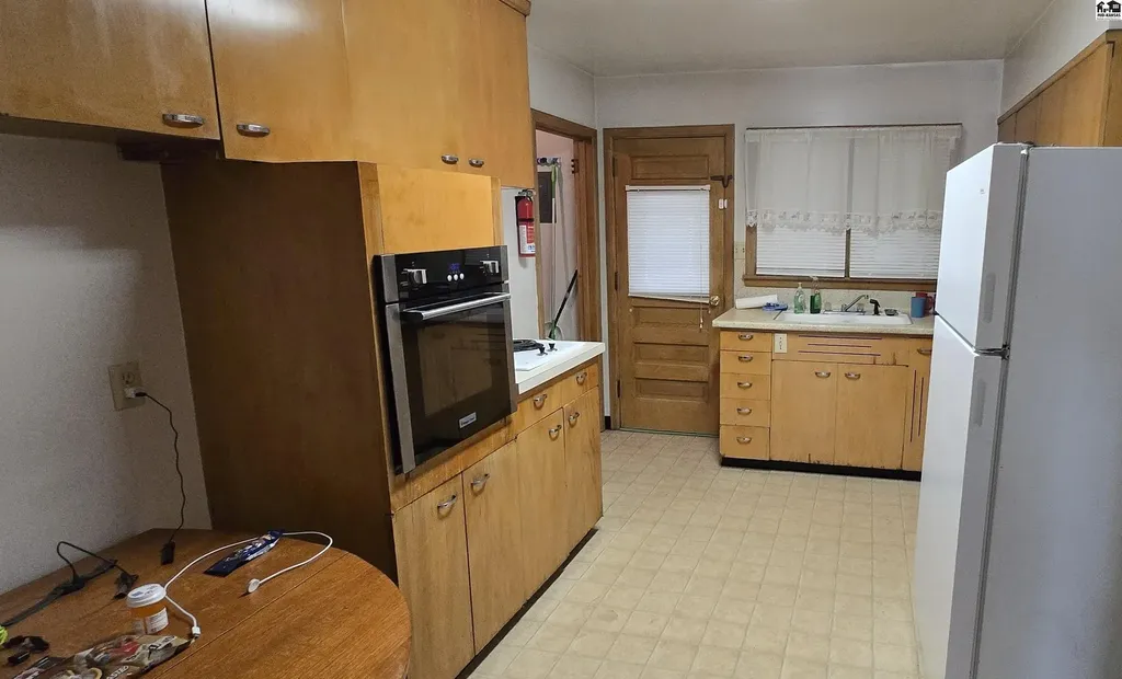 1 N Plum Street Hutchinson KS 67501
