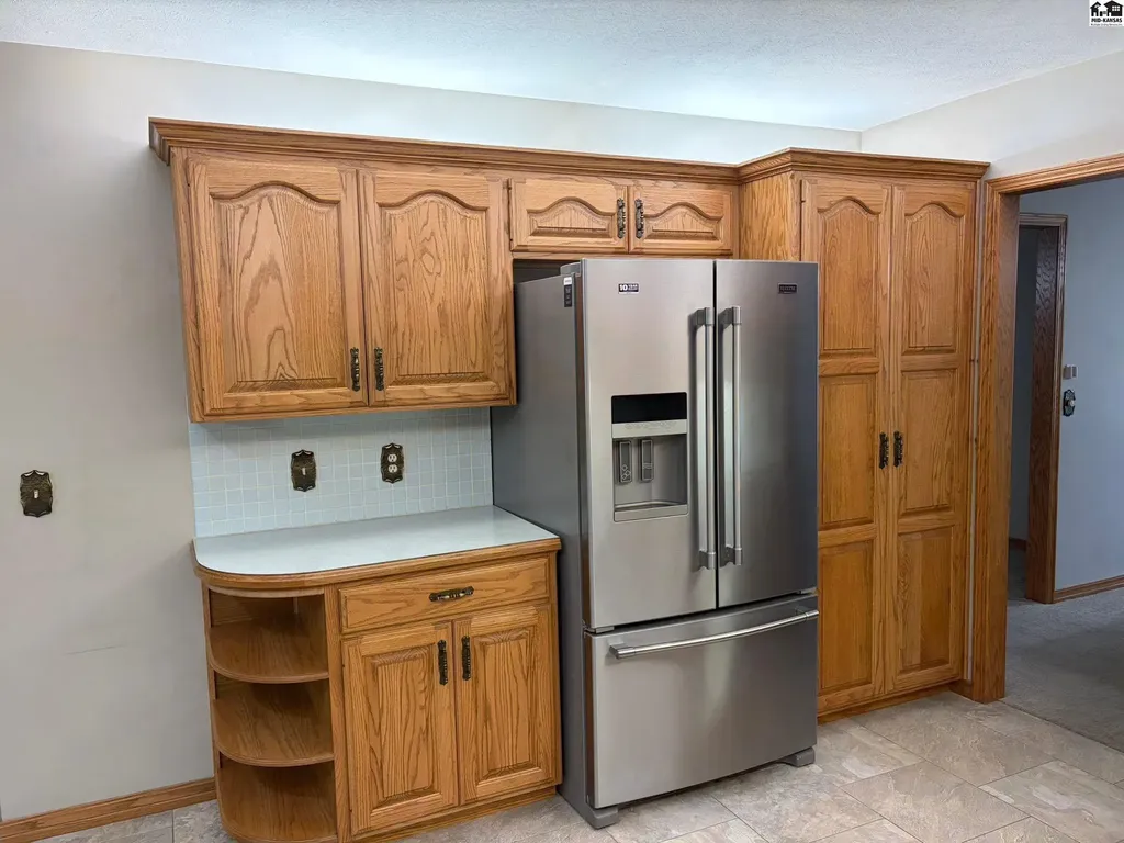 2702 Dickens Drive Hutchinson KS 67502