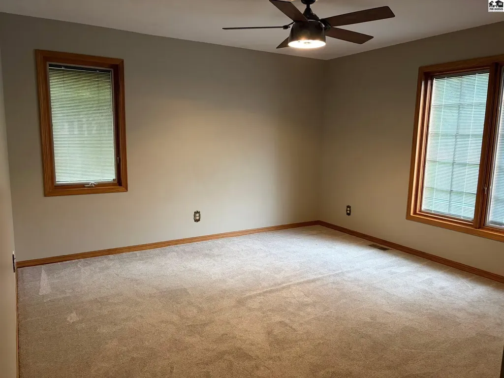 2702 Dickens Drive Hutchinson KS 67502