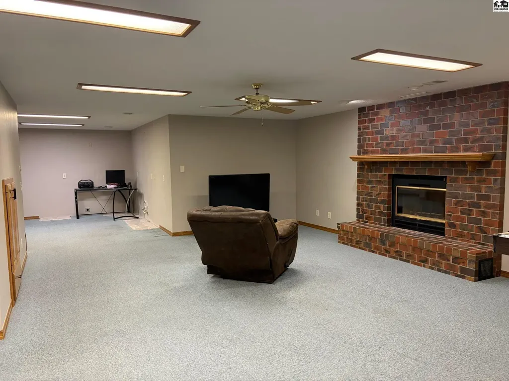 2702 Dickens Drive Hutchinson KS 67502