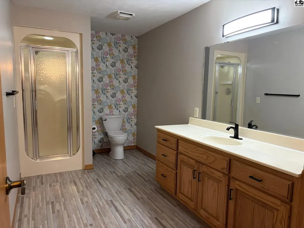 2702 Dickens Drive Hutchinson KS 67502