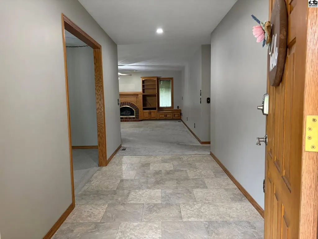 2702 Dickens Drive Hutchinson KS 67502
