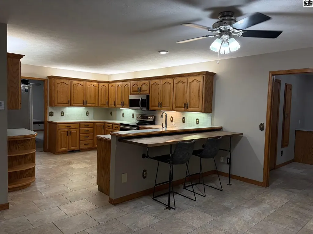 2702 Dickens Drive Hutchinson KS 67502