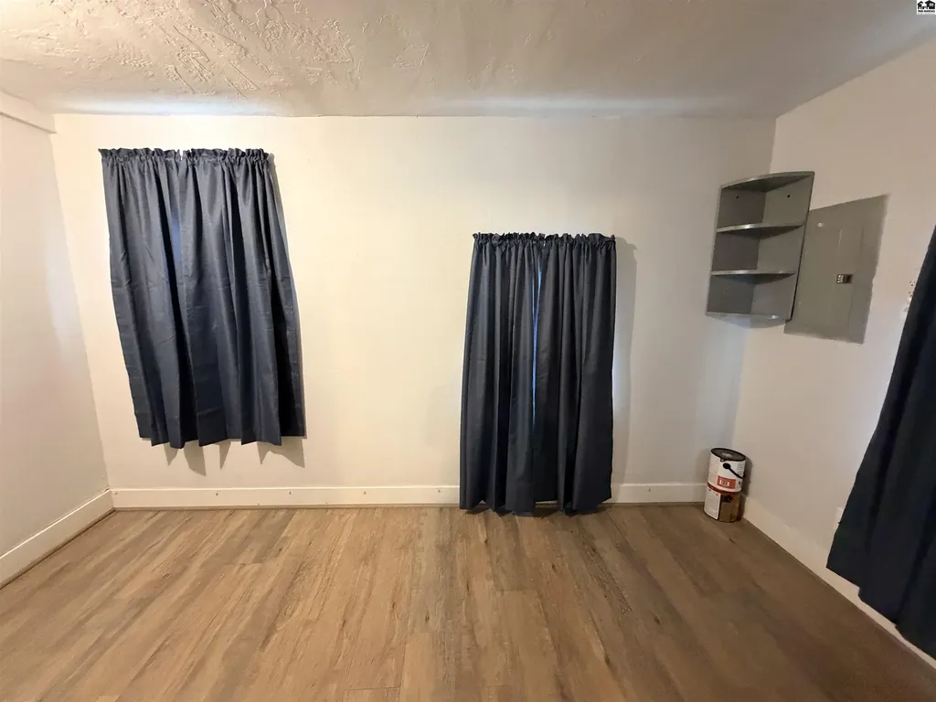 1012 E 2nd Avenue Hutchinson KS 67501